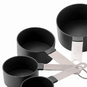 Juego de tazas medidoras de plástico color negro y gris